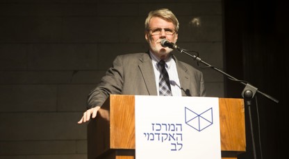 בעקבות סערת הזמר מוטי שטיינמץ: פרופ' חיים סוקניק על הפרדה וחברה