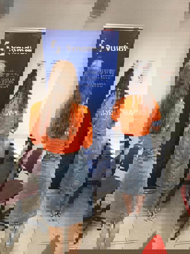 סטודנטיות מתפללות